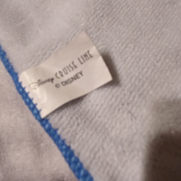 NWT Disney Cruise Line Castaway Club 2023 Towel - Picture 2 of 4